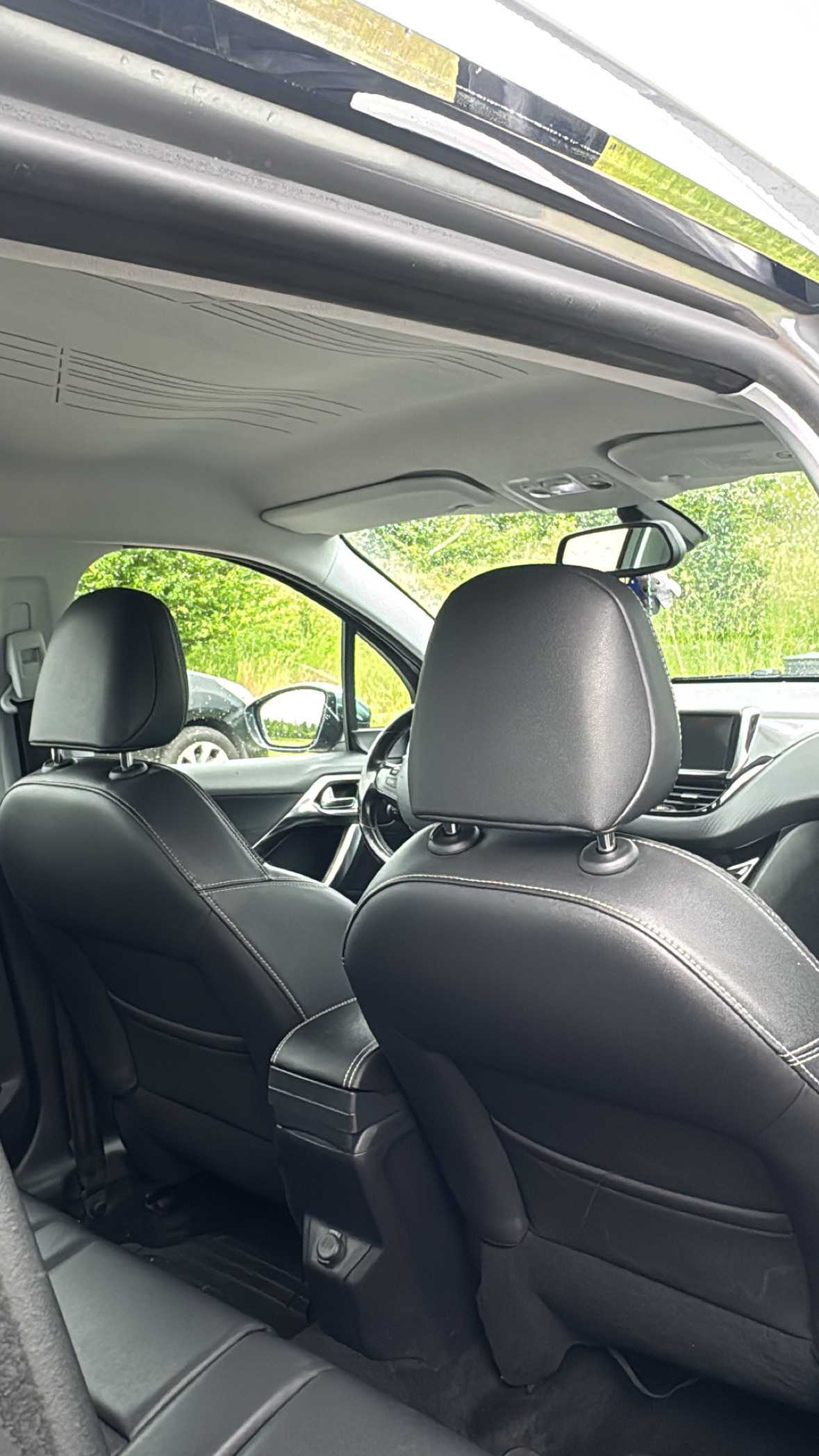 Grå Peugeot 2008 fra 2013