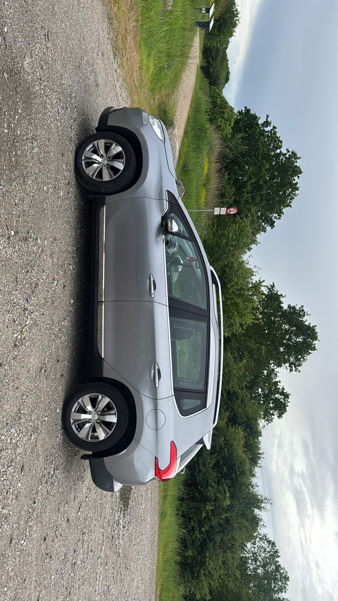 Grå Peugeot 2008 fra 2013
