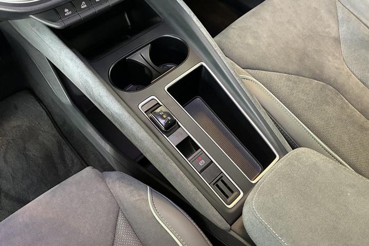 Blå Skoda Enyaq fra 2026