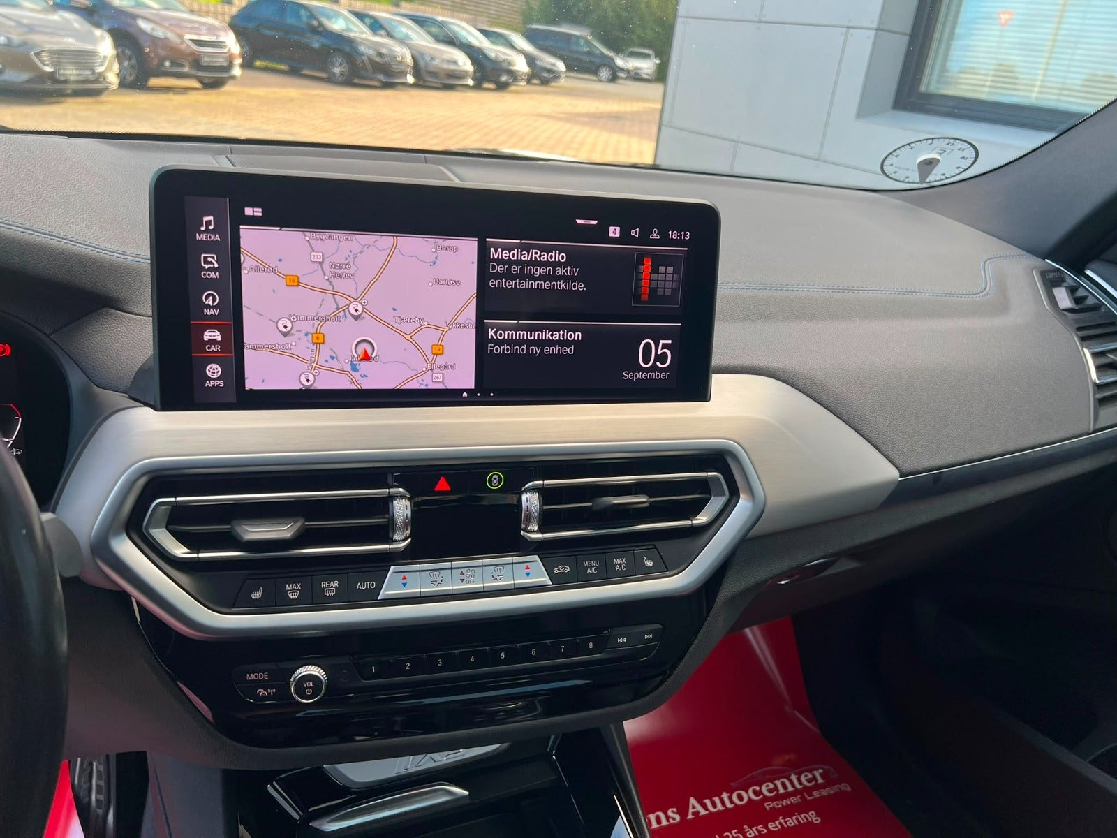 Blå BMW iX3 fra 2022