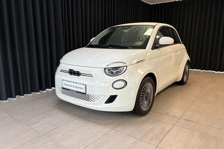 Hvid Fiat 500e fra 2023