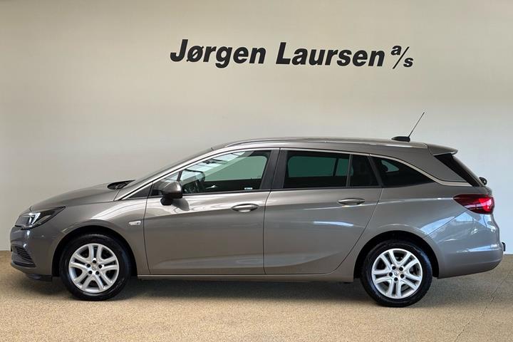 Grå Opel Astra fra 2016