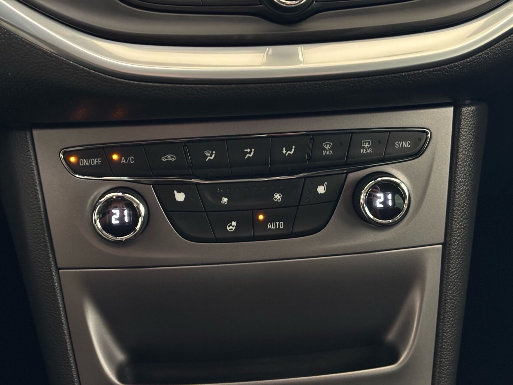 Grå Opel Astra fra 2016
