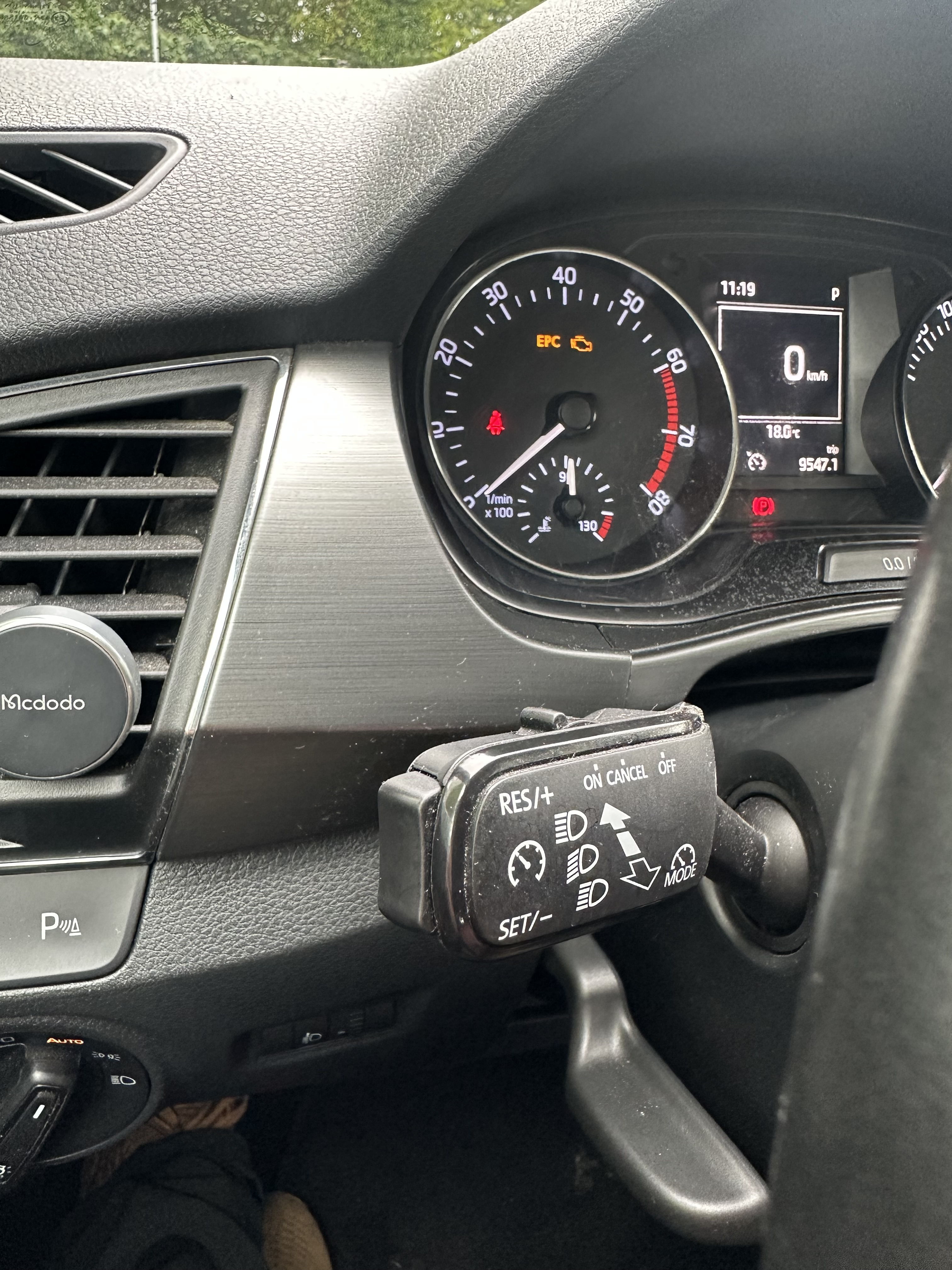 Grå Skoda Fabia fra 2016
