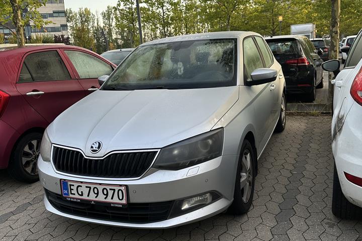 Grå Skoda Fabia fra 2016