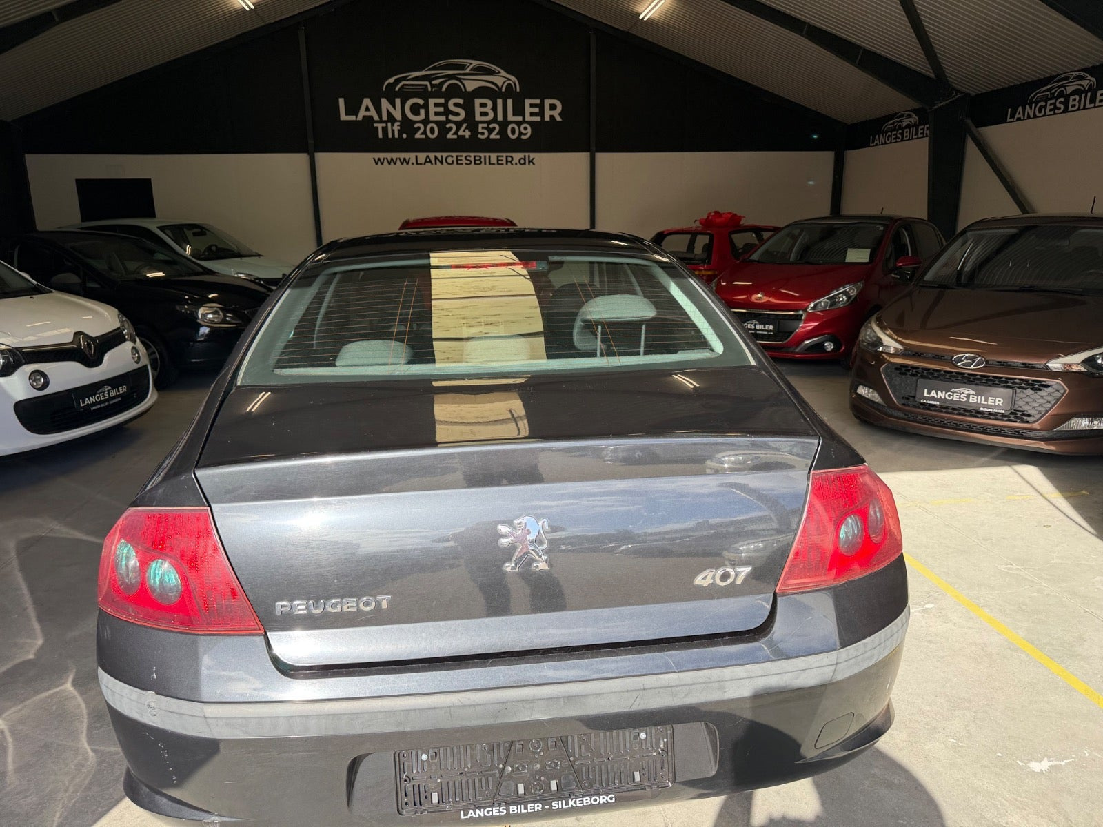 Sort Peugeot 407 fra 2007