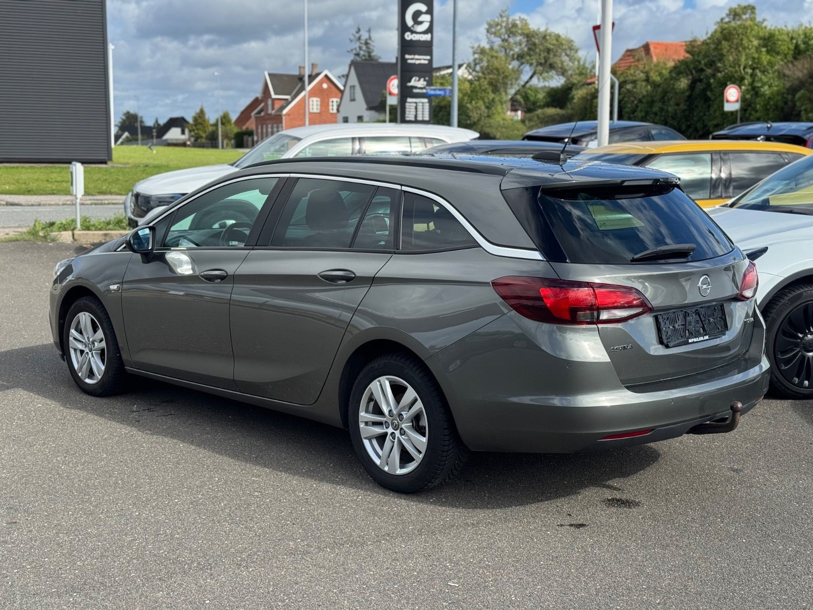 Grå Opel Astra fra 2017