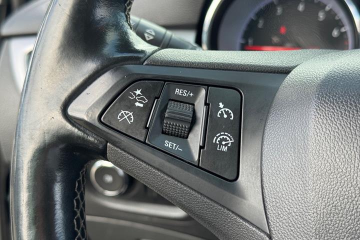 Grå Opel Astra fra 2017