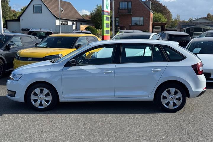 Hvid Skoda Rapid fra 2017