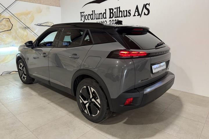 Grå Peugeot e-2008 fra 2025