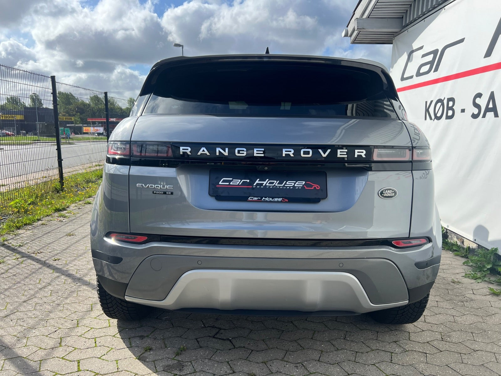 Sølv Land Rover Range Rover evoque fra 2020