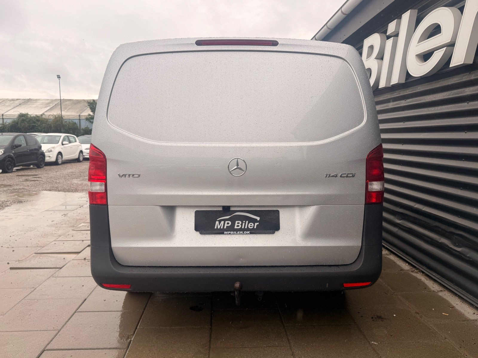 Sølv Mercedes Vito 114 fra 2021