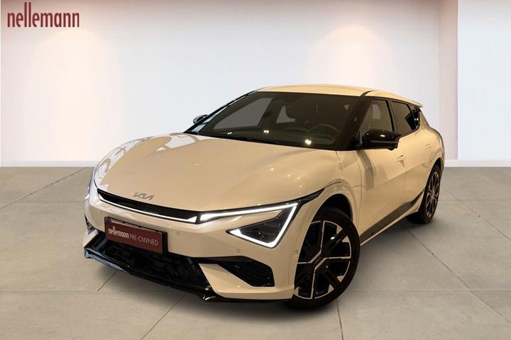 Hvid Kia EV6 fra 2025 set udefra