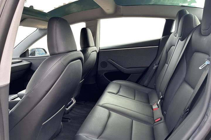 Sort Tesla Model 3 fra 2024