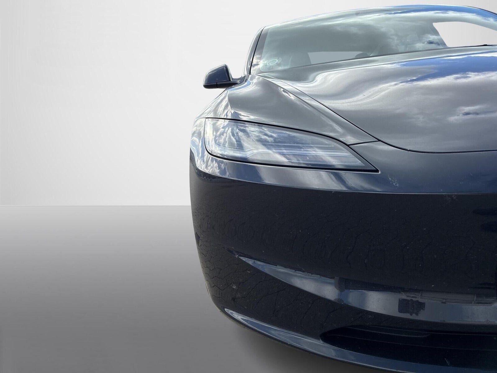 Sort Tesla Model 3 fra 2024