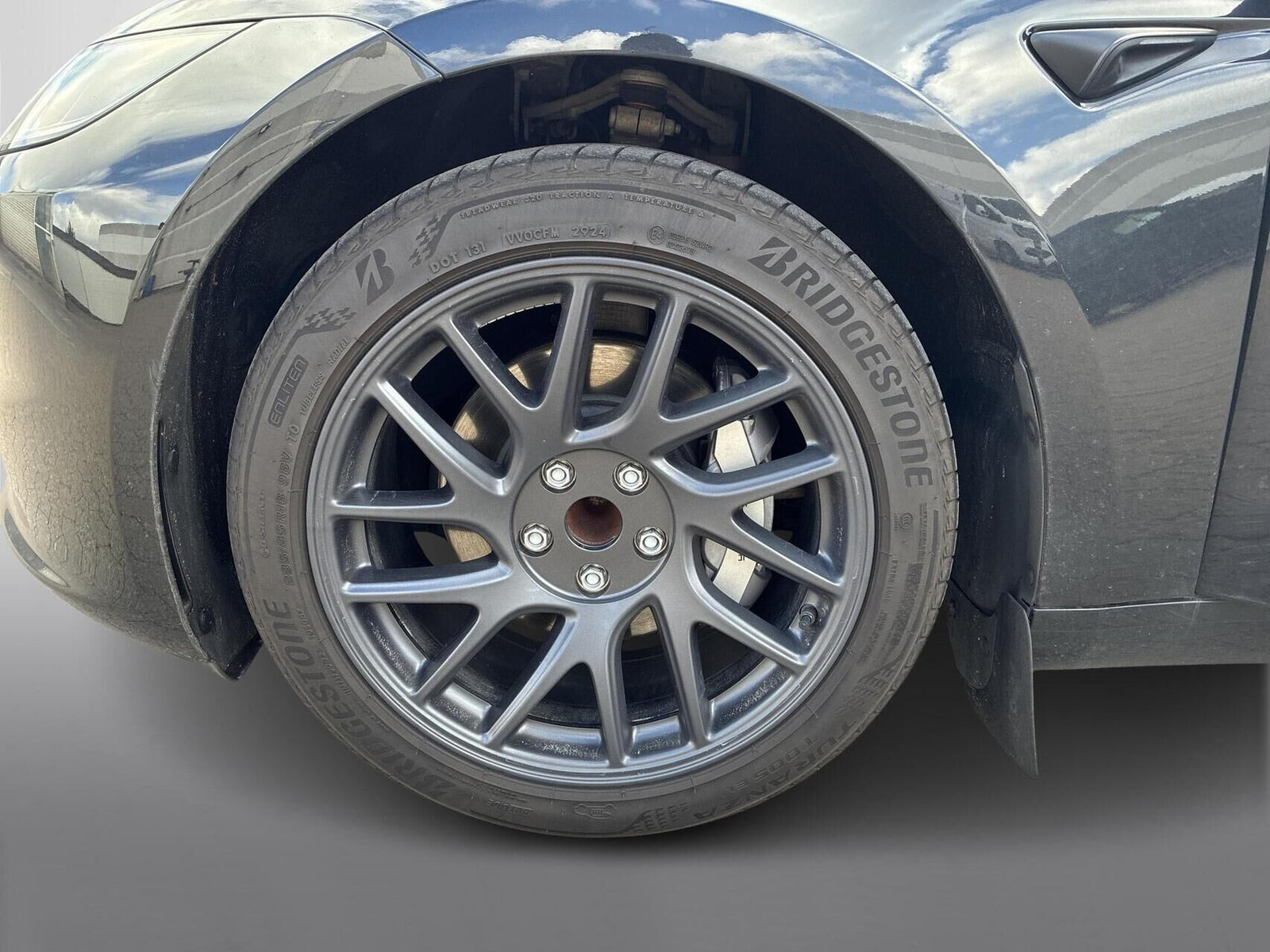Sort Tesla Model 3 fra 2024