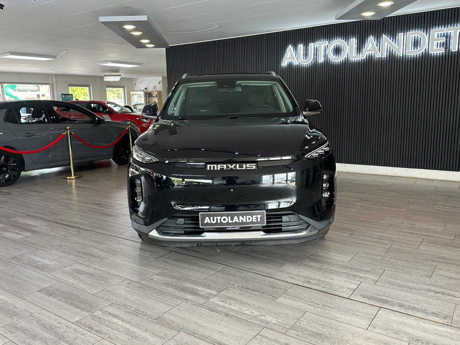 Sort Maxus Euniq6 fra 2022