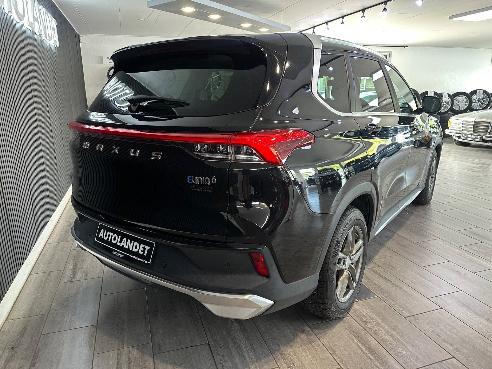 Sort Maxus Euniq6 fra 2022