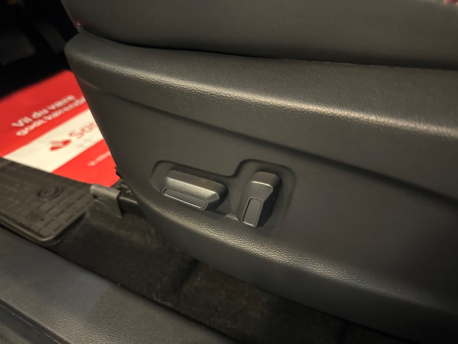 Sort Maxus Euniq6 fra 2022