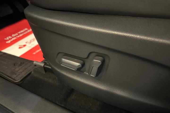 Sort Maxus Euniq6 fra 2022