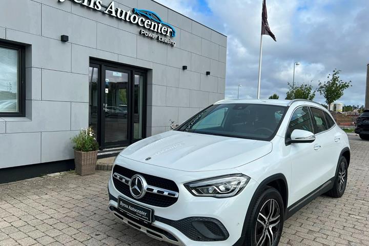 Hvid Mercedes GLA250 e fra 2022