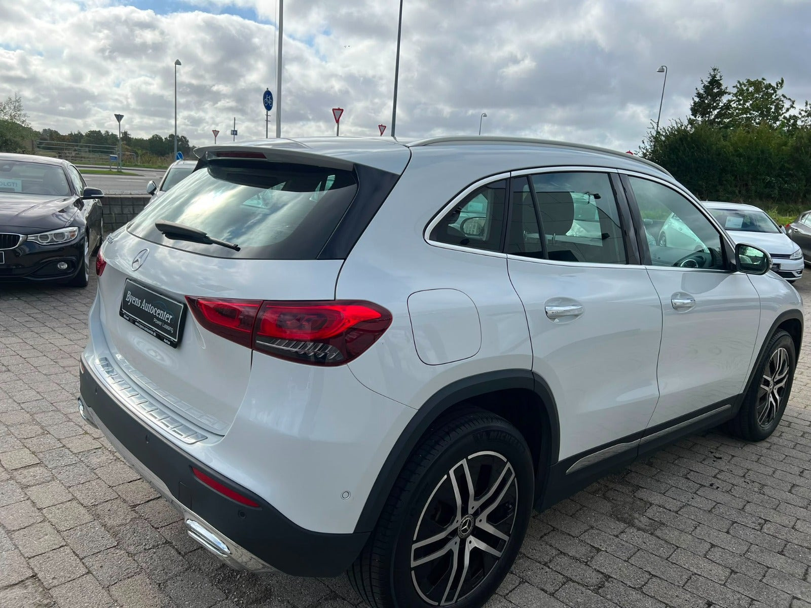 Hvid Mercedes GLA250 e fra 2022