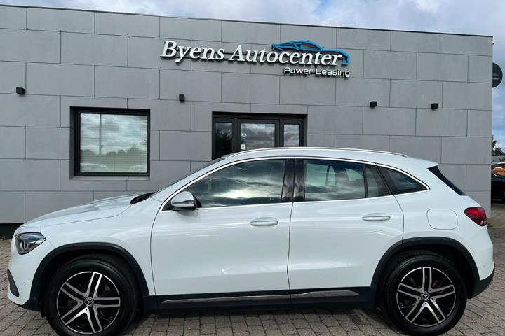 Hvid Mercedes GLA250 e fra 2022