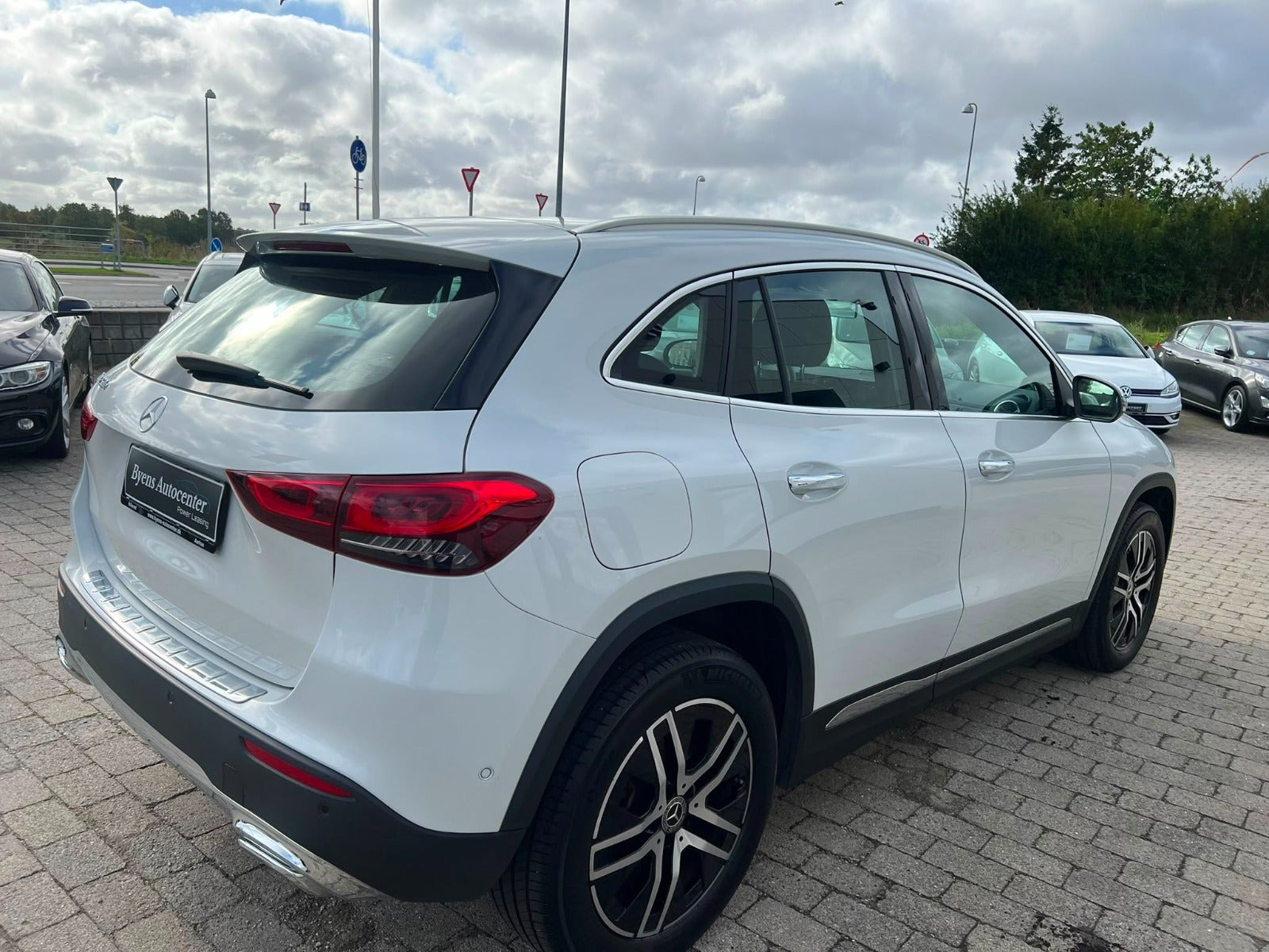 Hvid Mercedes GLA250 e fra 2022