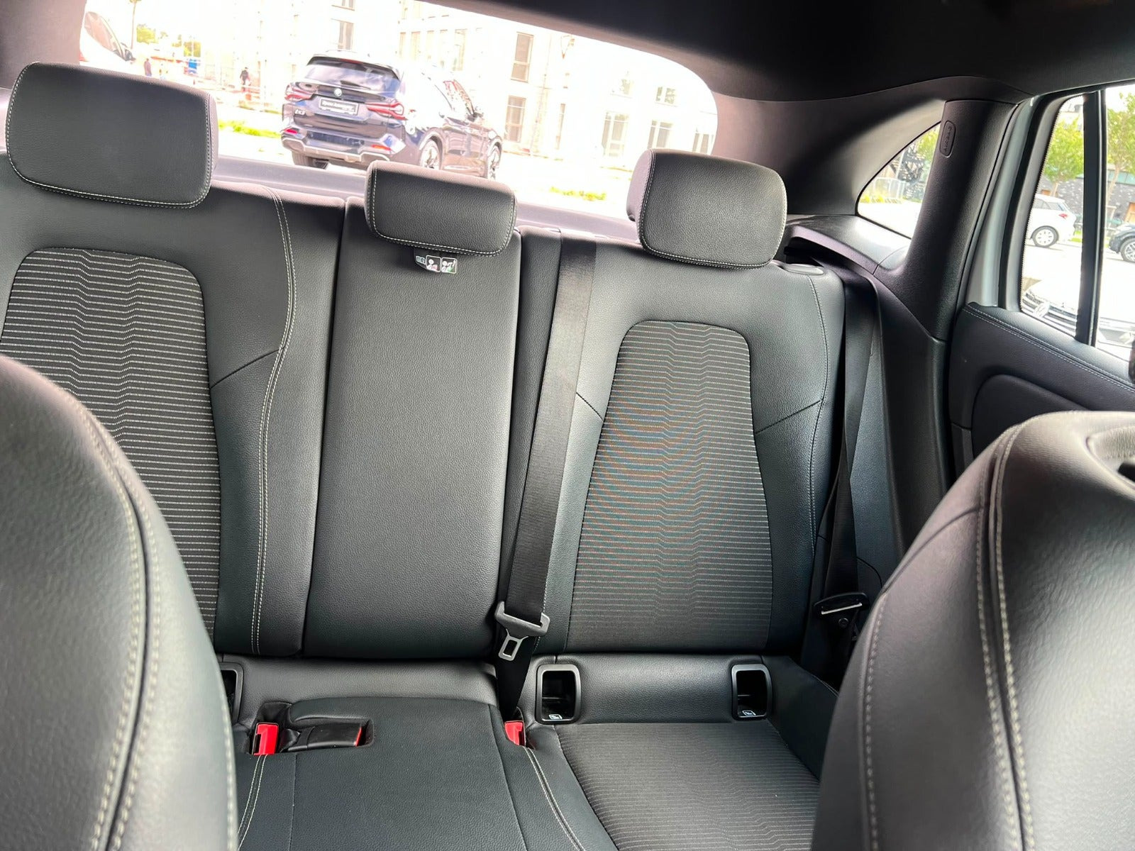 Hvid Mercedes GLA250 e fra 2022