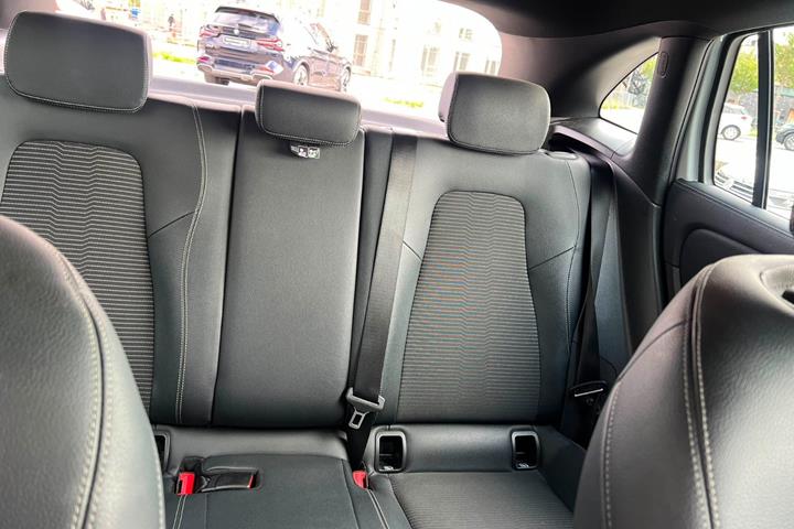 Hvid Mercedes GLA250 e fra 2022