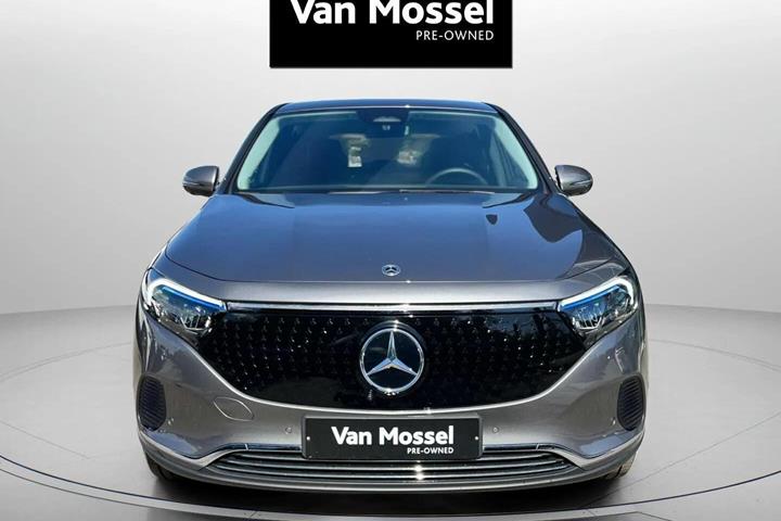 Grå Mercedes EQA250+ fra 2026