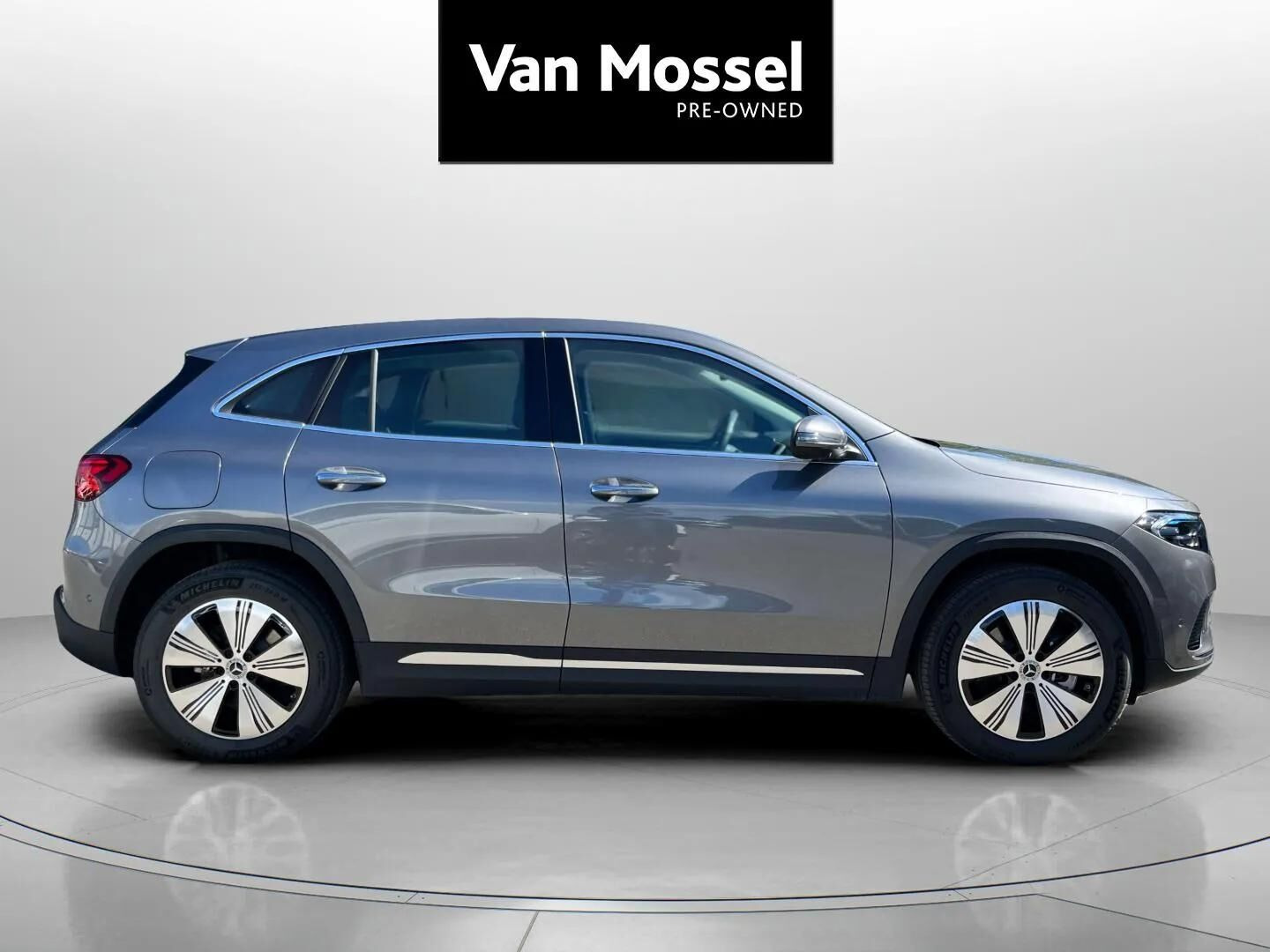 Grå Mercedes EQA250+ fra 2026