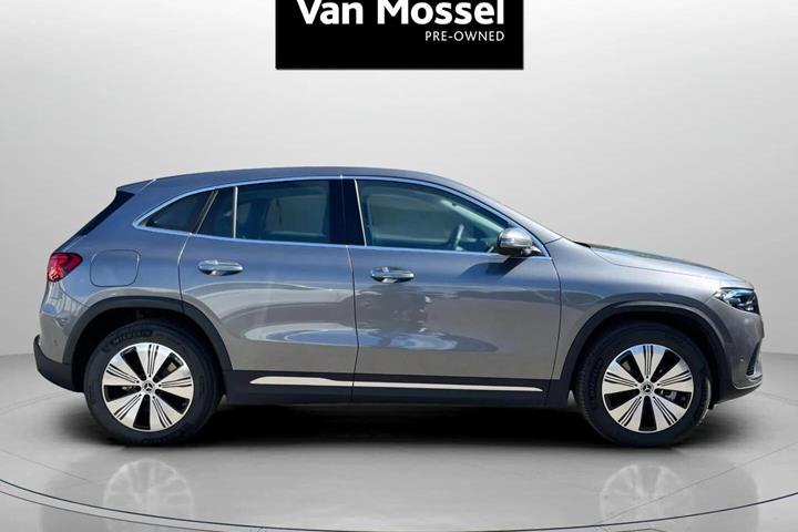 Grå Mercedes EQA250+ fra 2026