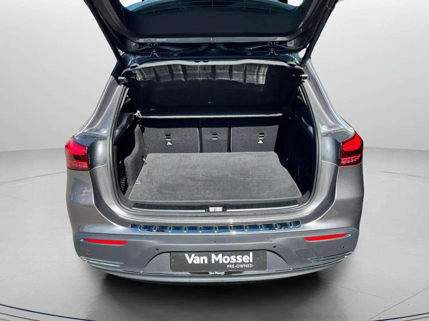 Grå Mercedes EQA250+ fra 2026