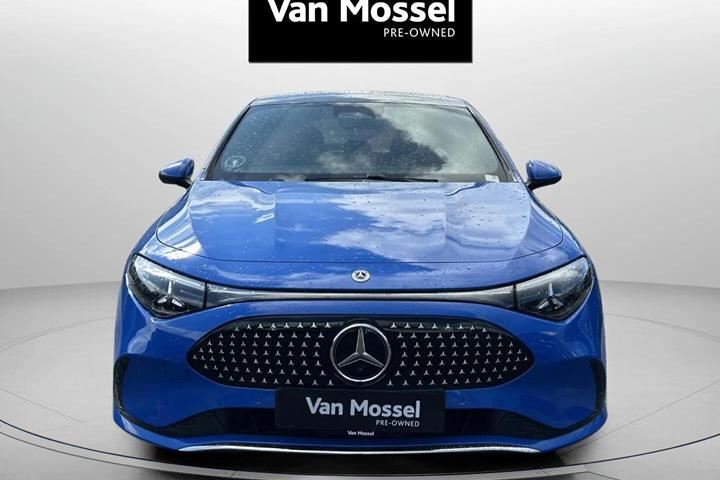 Sort Mercedes CLA250+ fra 2025