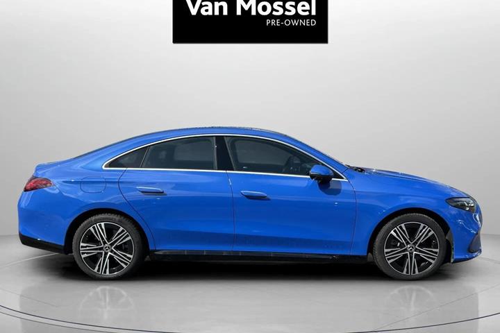 Sort Mercedes CLA250+ fra 2025