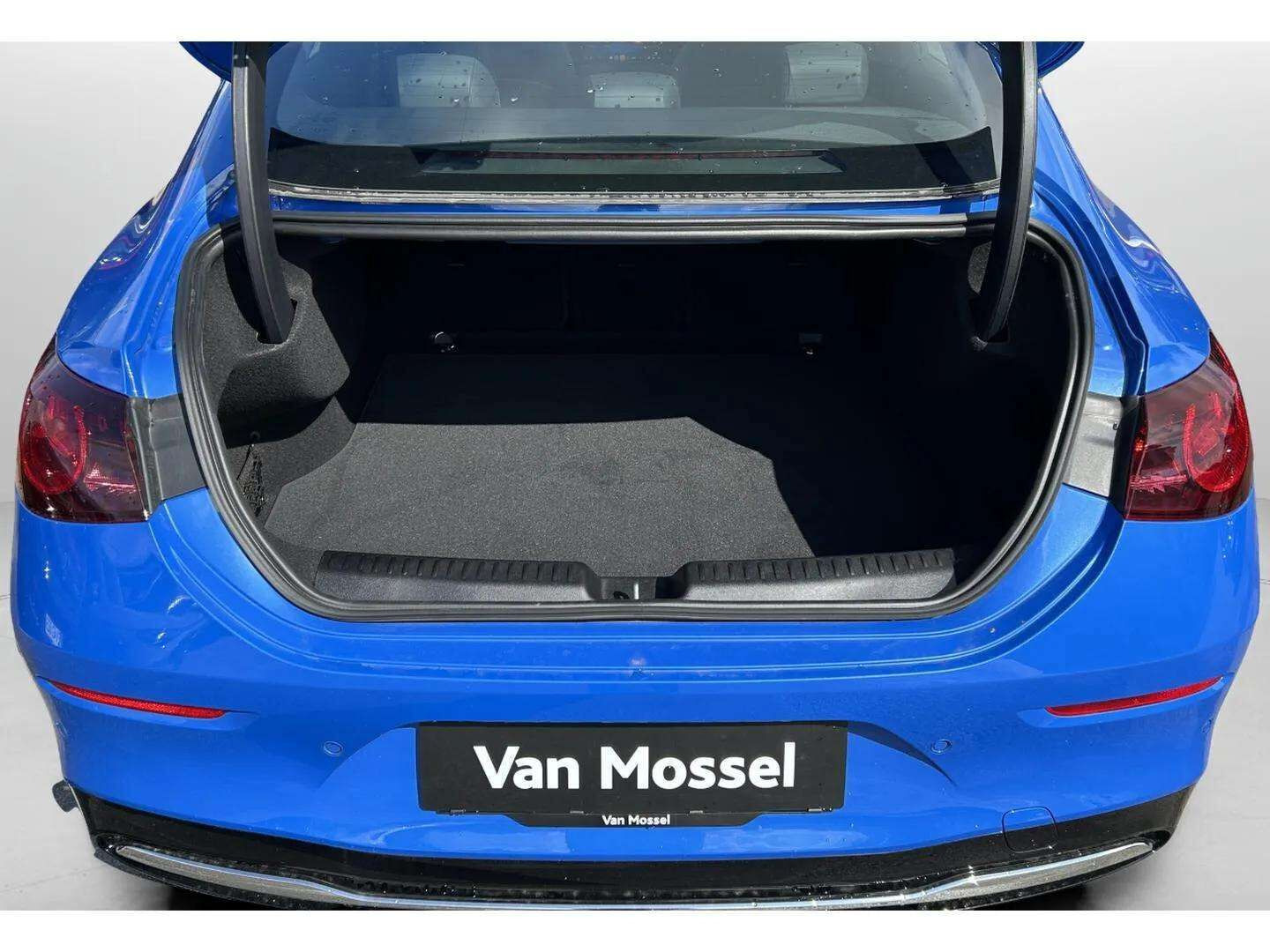 Sort Mercedes CLA250+ fra 2025