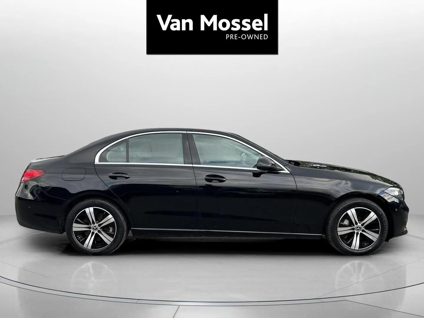 Sort Mercedes C300 e fra 2022