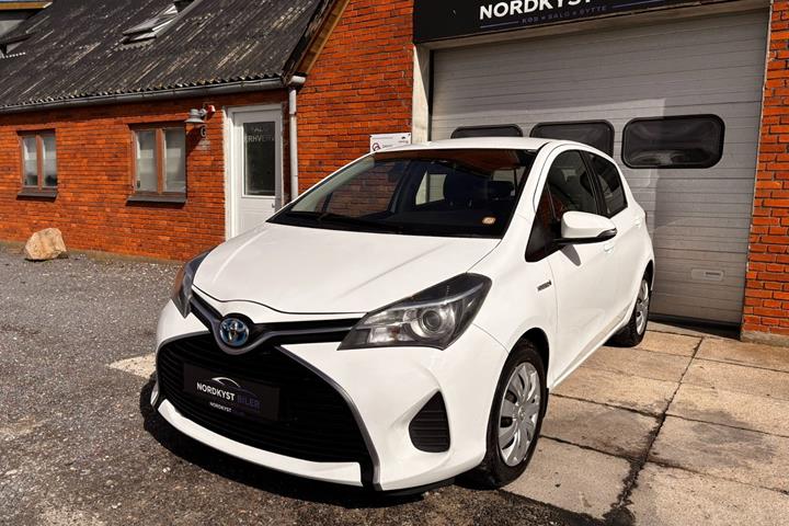 Hvid Toyota Yaris fra 2014