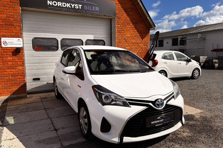 Hvid Toyota Yaris fra 2014