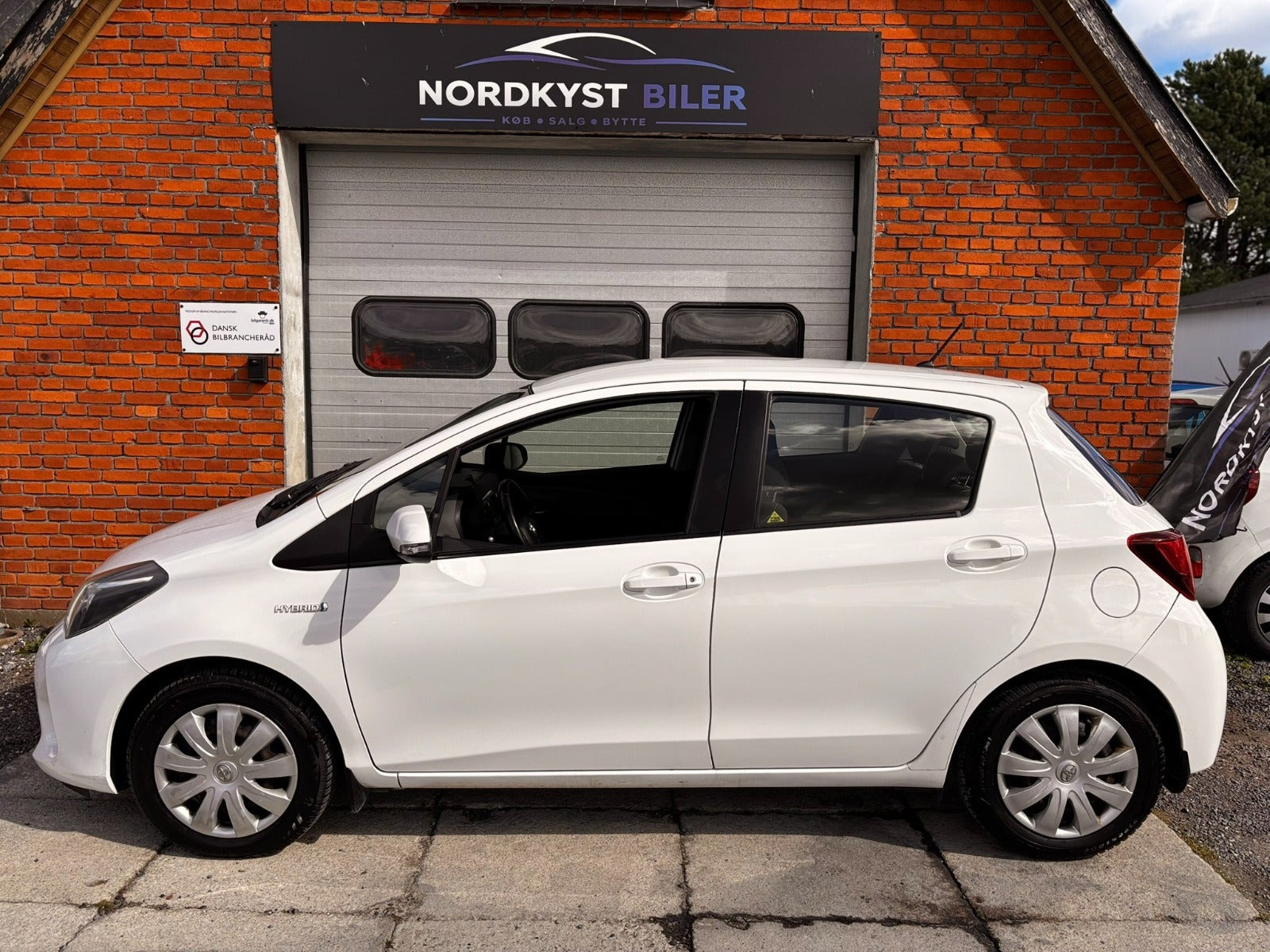 Hvid Toyota Yaris fra 2014