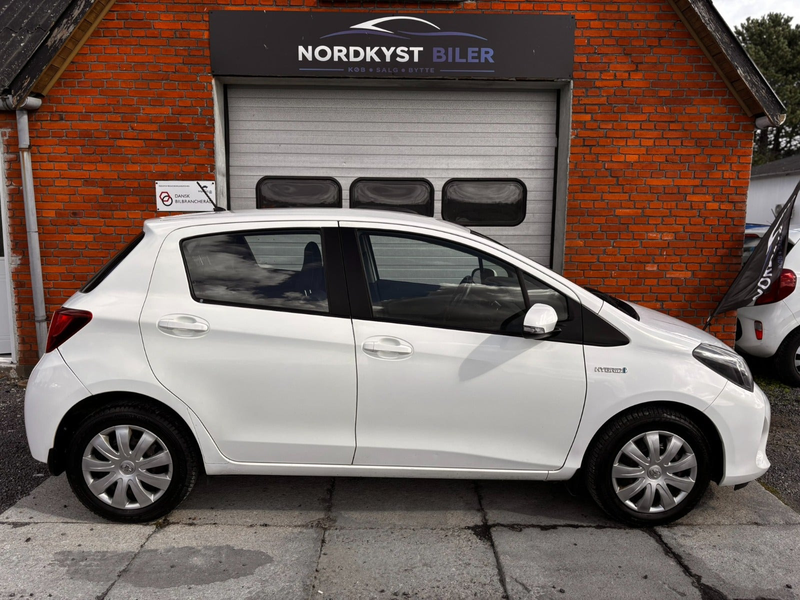Hvid Toyota Yaris fra 2014