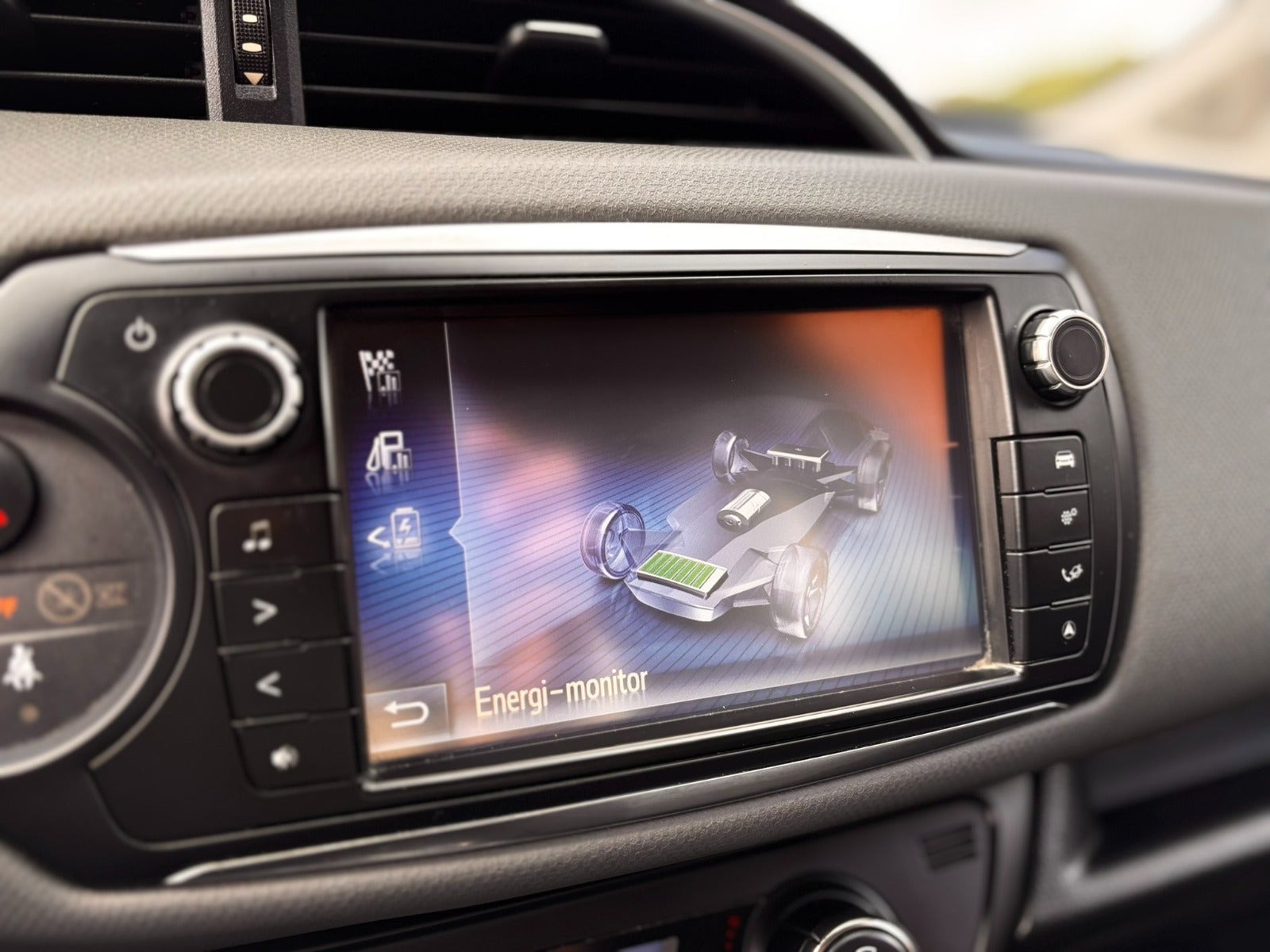 Hvid Toyota Yaris fra 2014