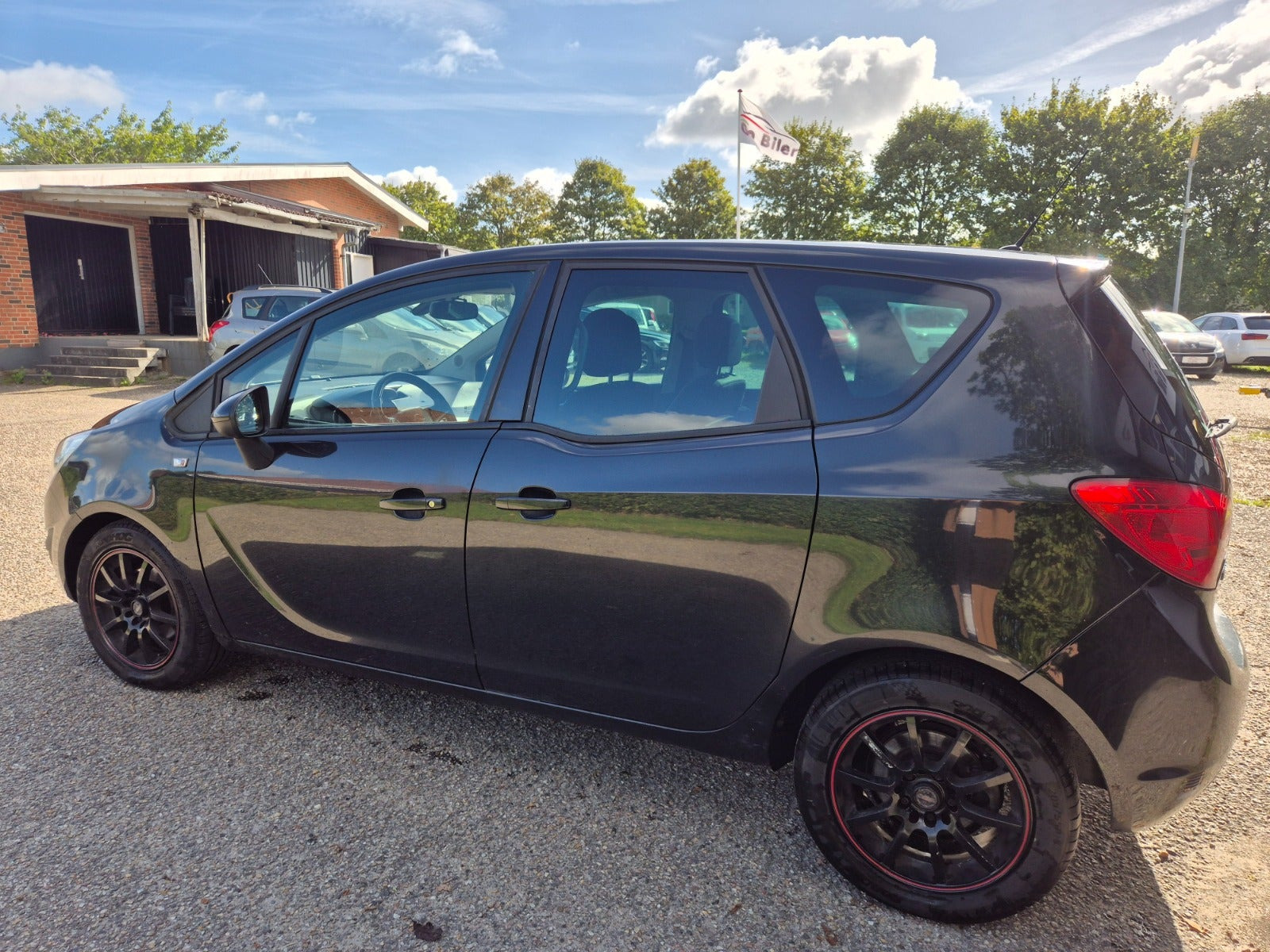 Grøn Opel Meriva fra 2012