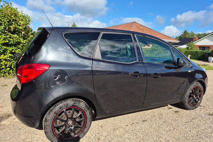 Grøn Opel Meriva fra 2012