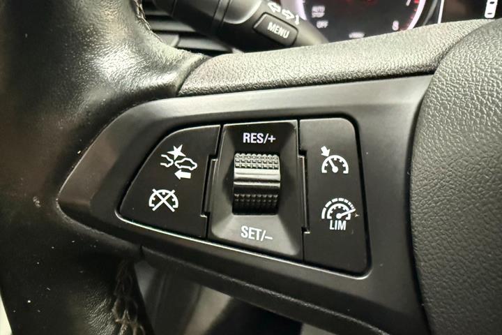 Grå Opel Astra fra 2017
