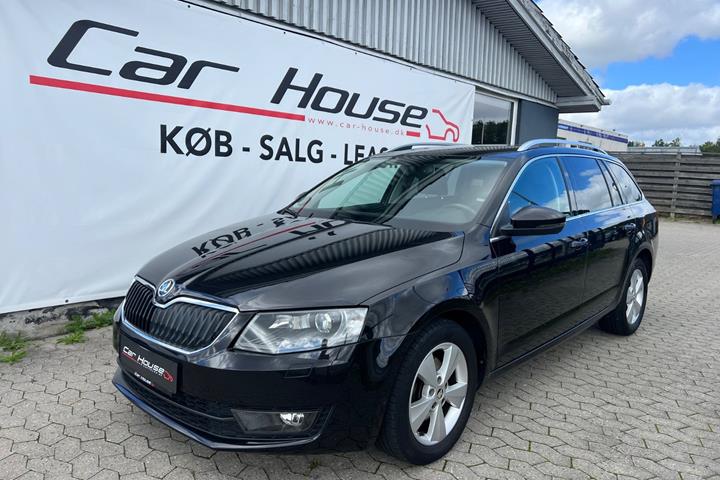 Sort Skoda Octavia fra 2016