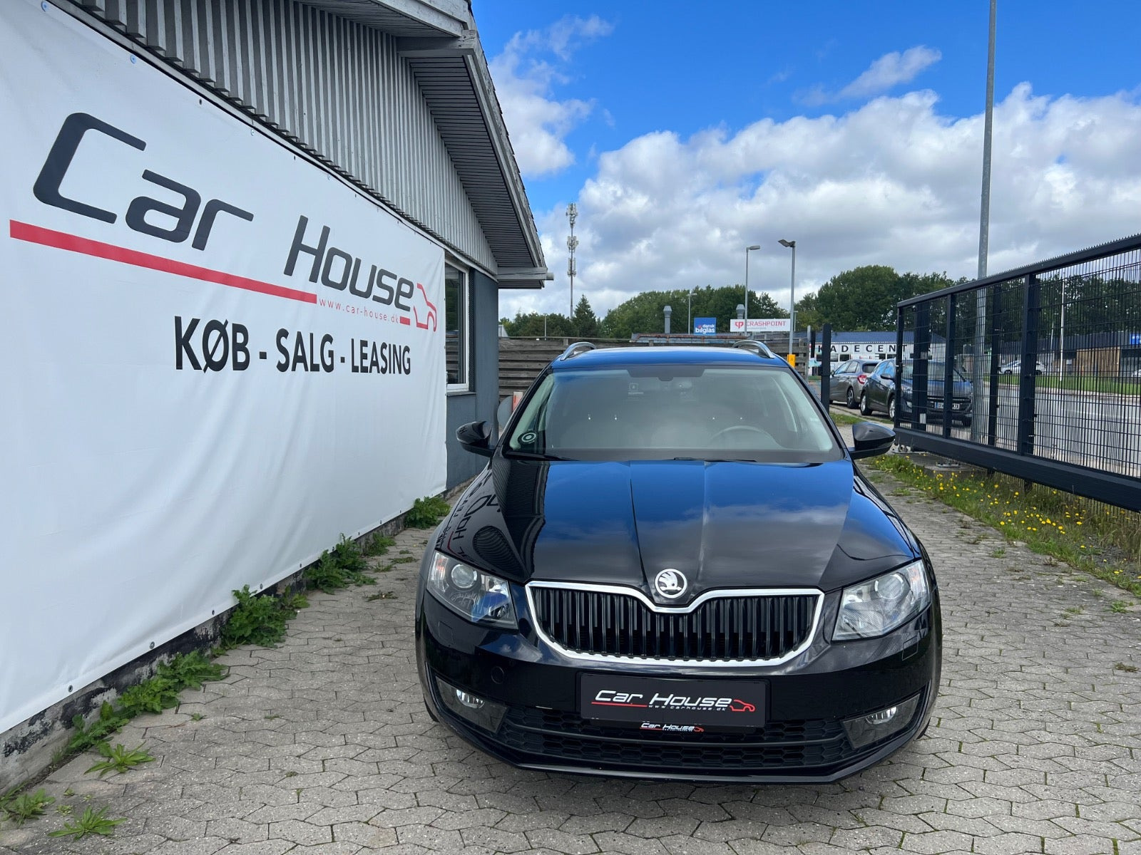 Sort Skoda Octavia fra 2016