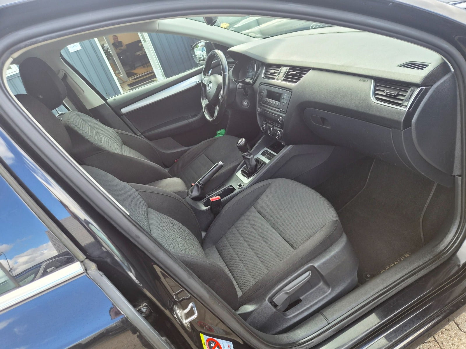 Sort Skoda Octavia fra 2014