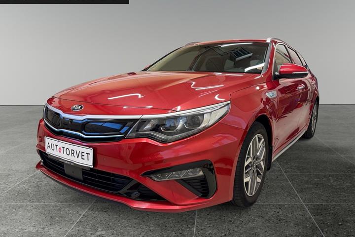 Rød Kia Optima fra 2020 set udefra